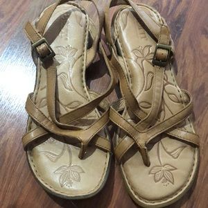 Born leather strappy sandals. Size 6